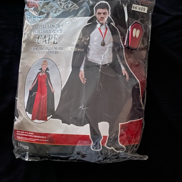 NWT Adult full length collared black Cape - Picture 3 of 3